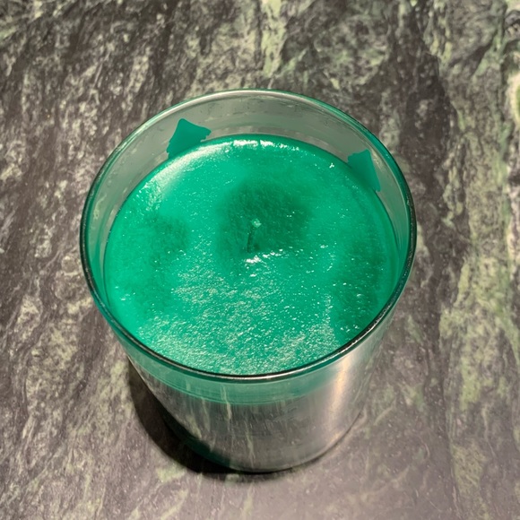 Slatkin & Co Bundle of Holiday Candles - Picture 3 of 13